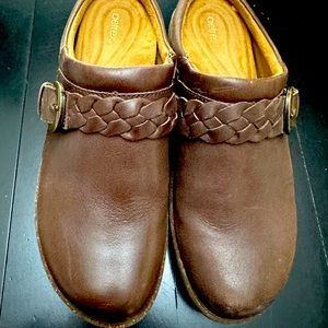 Aetrex branded slip on shoes. Brown leather. Barely worn. High arch fit.